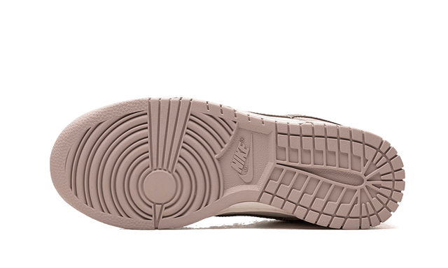 dunk-low-diffused-taupe-ddd5b9-3