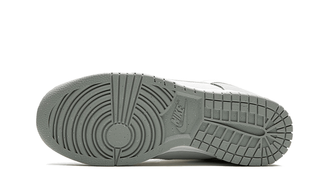 dunk-low-lx-light-smoke-grey-ddd5b9-3