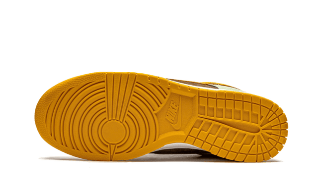 dunk-low-olive-brown-orange-ddd5b9-3