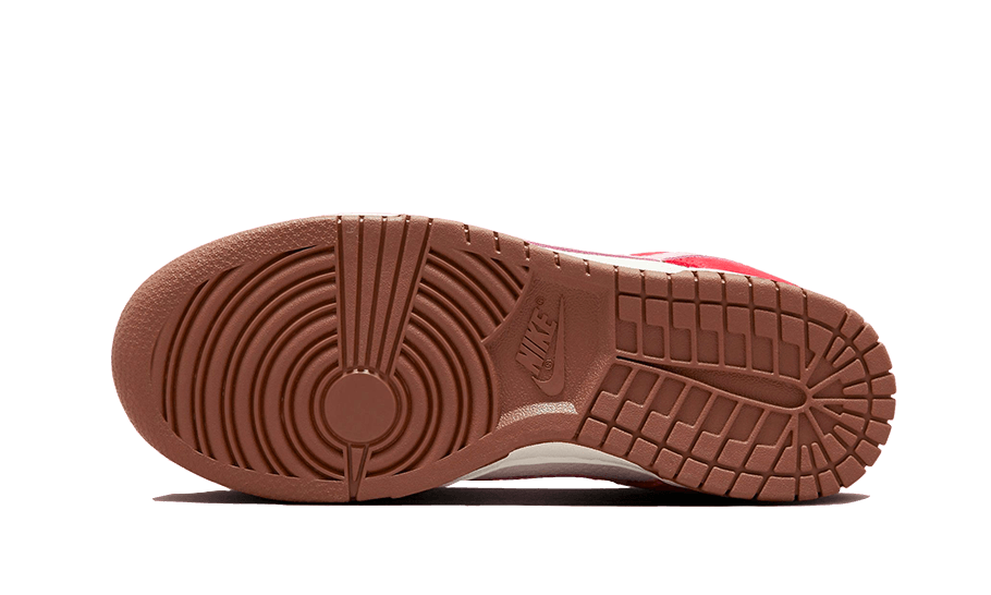 dunk-low-premium-bacon-ddd5b9-3