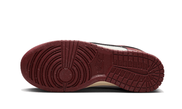 dunk-low-se-sail-team-red-ddd5b9-3