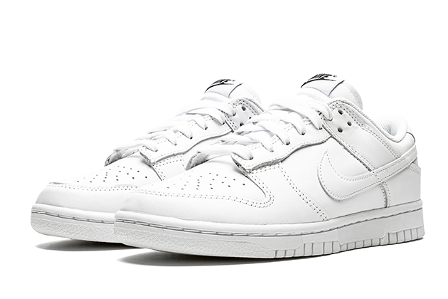 dunk-low-triple-white-2021-ddd5b9-3