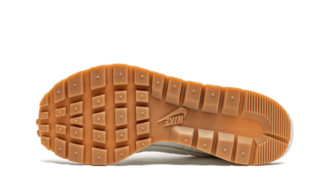 vaporwaffle-sacai-sail-gum-ddd5b9-3