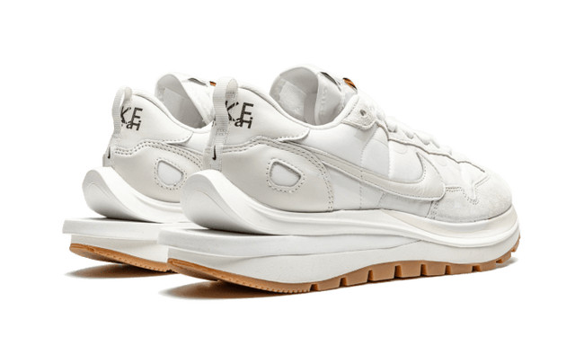 vaporwaffle-sacai-sail-gum-ddd5b9-3