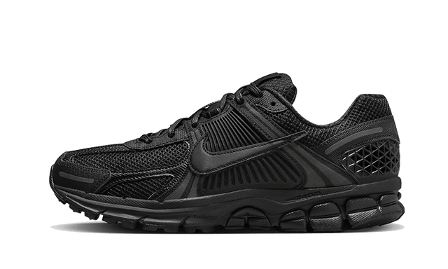 vomero-5-triple-black-ddd5b9-3