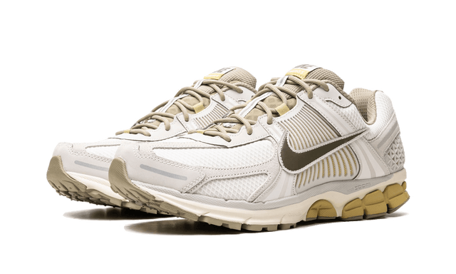 zoom-vomero-5-light-bone-medium-olive-ddd5b9-3