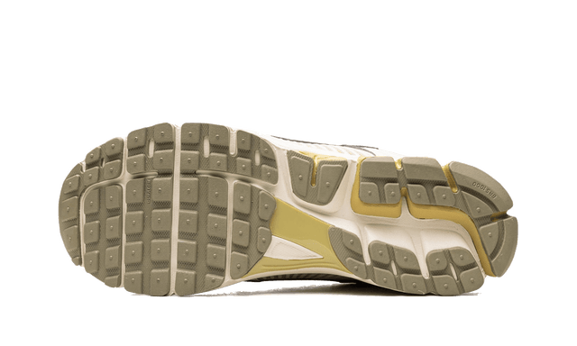 zoom-vomero-5-light-bone-medium-olive-ddd5b9-3