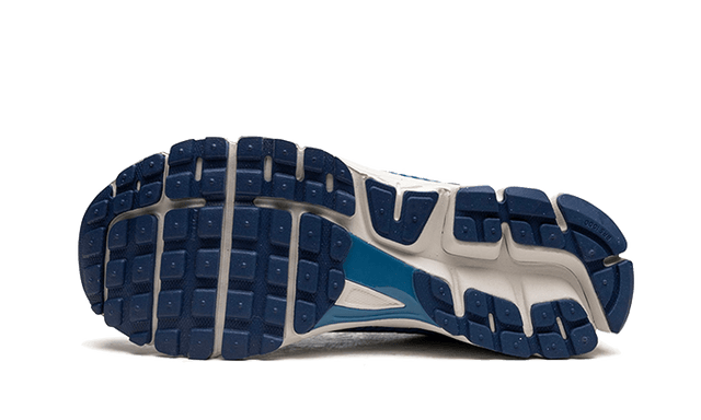 zoom-vomero-5-worn-blue-ddd5b9-3
