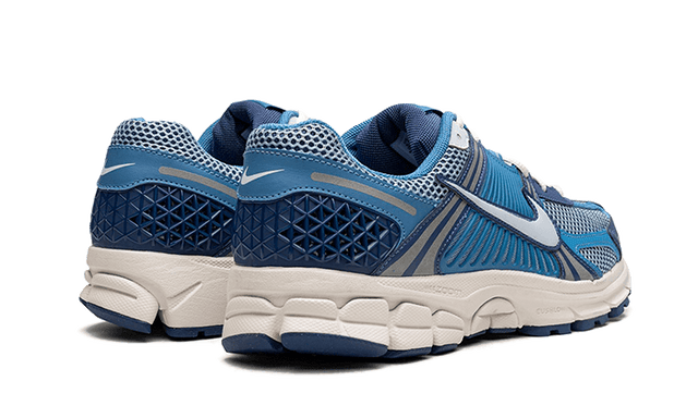 zoom-vomero-5-worn-blue-ddd5b9-3