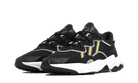 ozweego-core-black-solar-green-ddd5b9-3