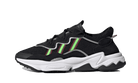 ozweego-core-black-solar-green-ddd5b9-3