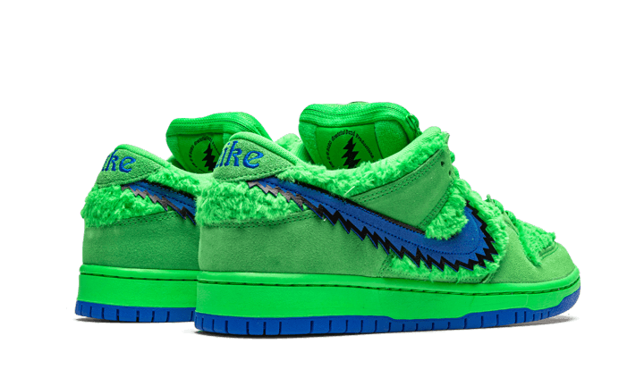 sb-dunk-low-grateful-dead-bears-green-ddd5b9-3