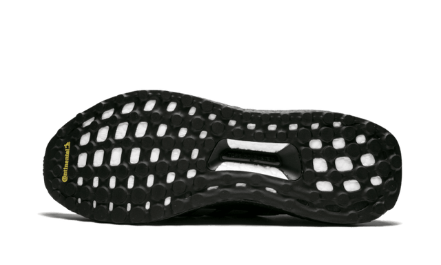 ultra-boost-bape-black-camo-ddd5b9-3