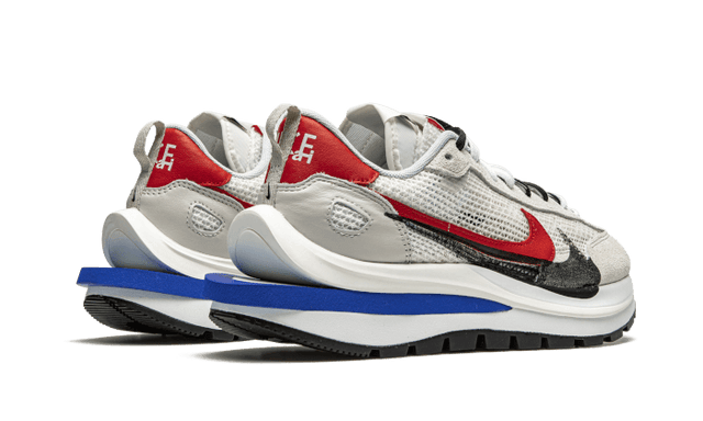 vaporwaffle-sacai-sport-fuchsia-game-royal-ddd5b9-3