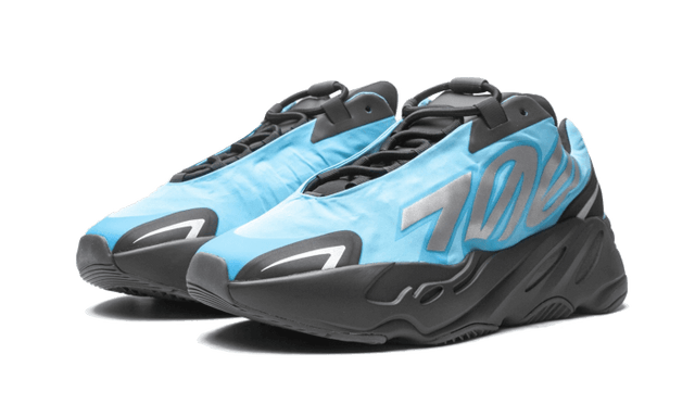 yeezy-700-mnvn-bright-cyan-ddd5b9-3