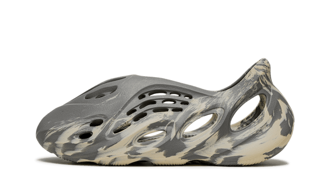 yeezy-foam-rnnr-mxt-moon-gray-ddd5b9-3