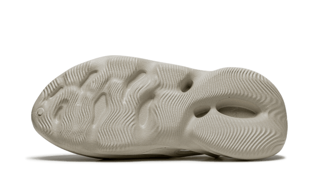 yeezy-foam-rnnr-sand-ddd5b9-3