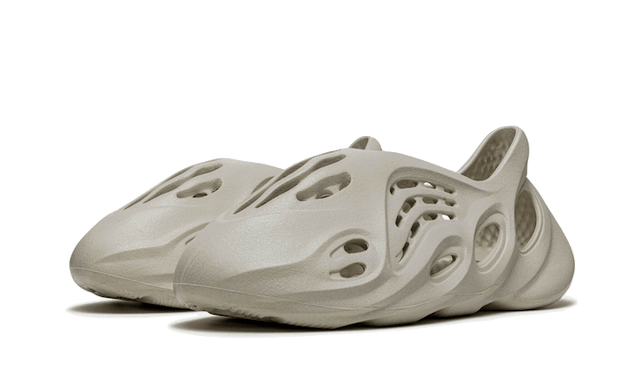 yeezy-foam-rnnr-sand-ddd5b9-3