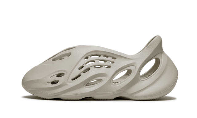 yeezy-foam-rnnr-sand-ddd5b9-3
