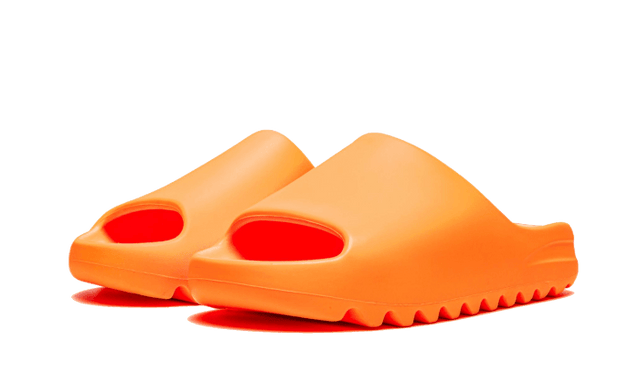 yeezy-slide-enflame-orange-ddd5b9-3