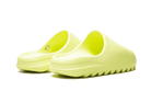 yeezy-slide-glow-green-ddd5b9-3